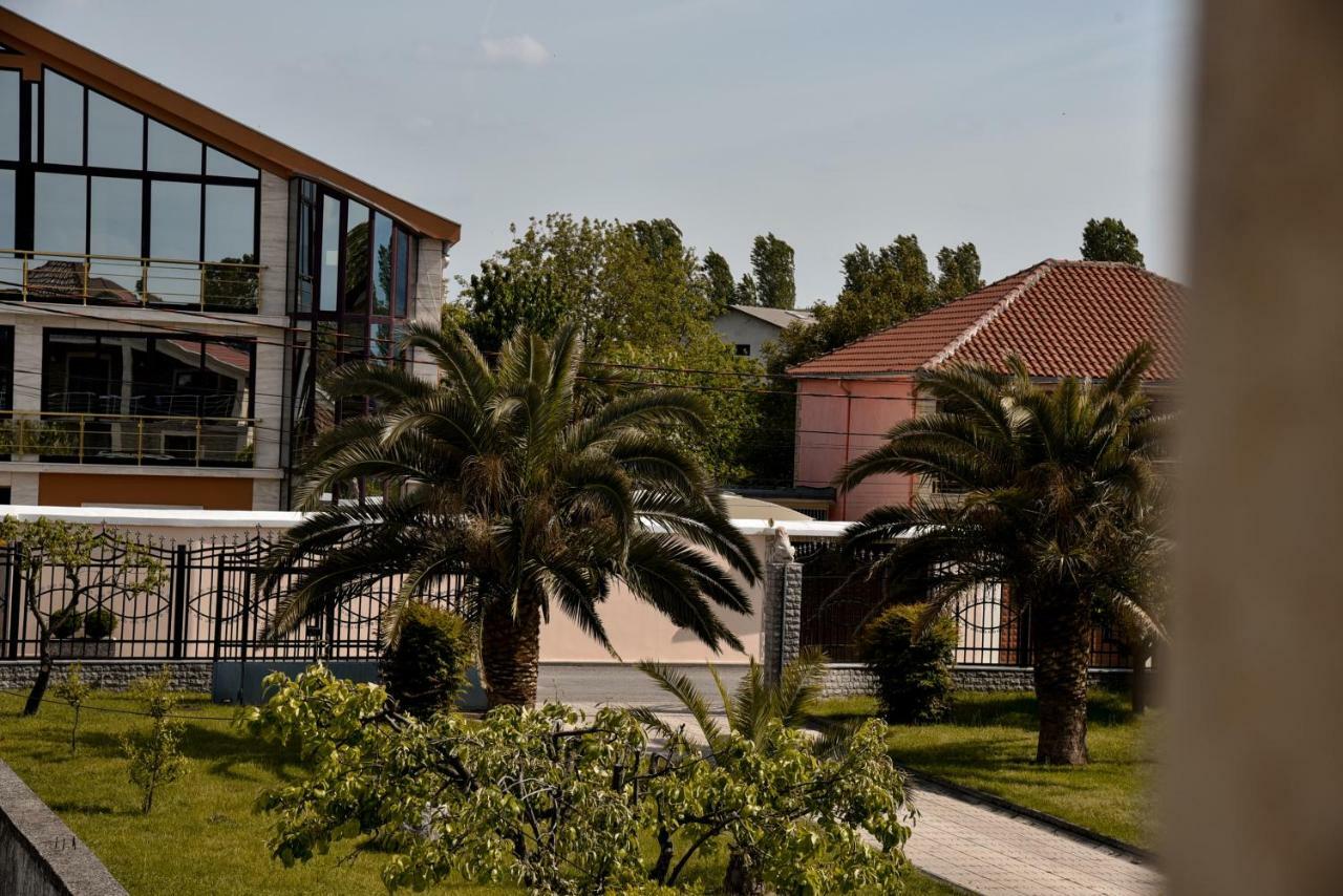 Villa Garden Shkodra Extérieur photo