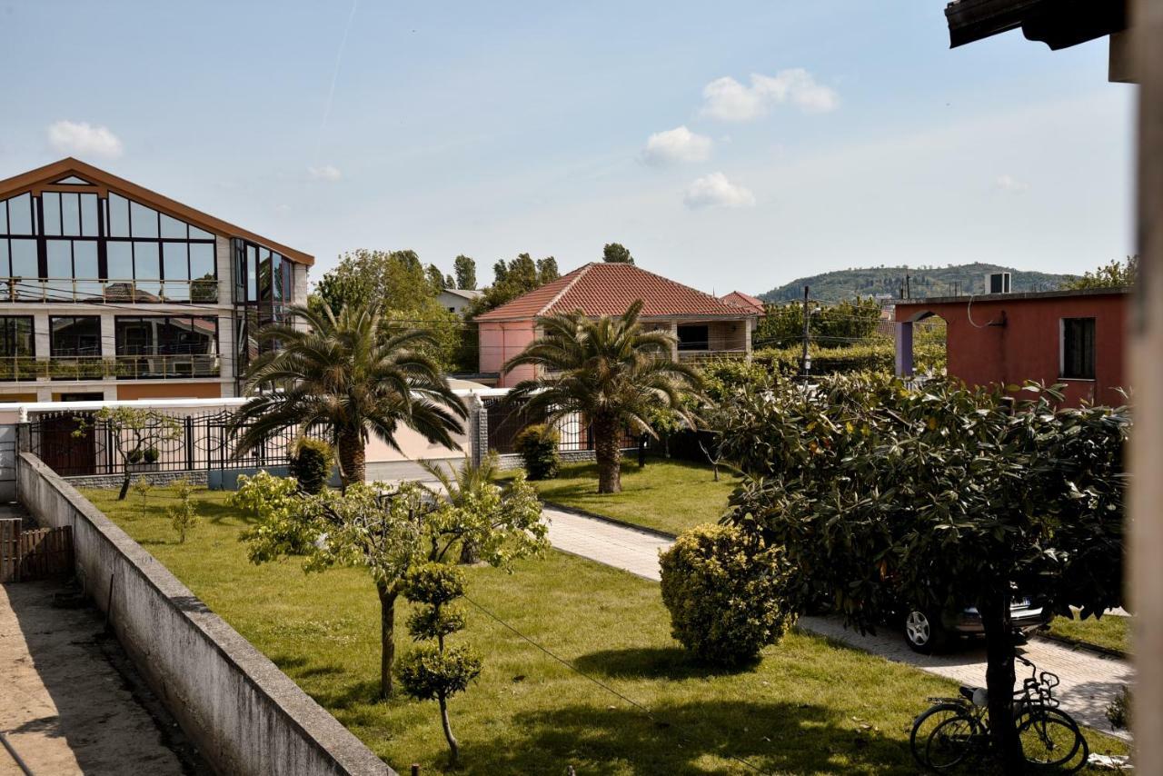 Villa Garden Shkodra Extérieur photo